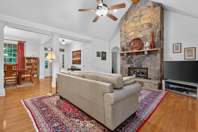 1835 Ridge Cliff Dr, Monteagle, TN 37356
