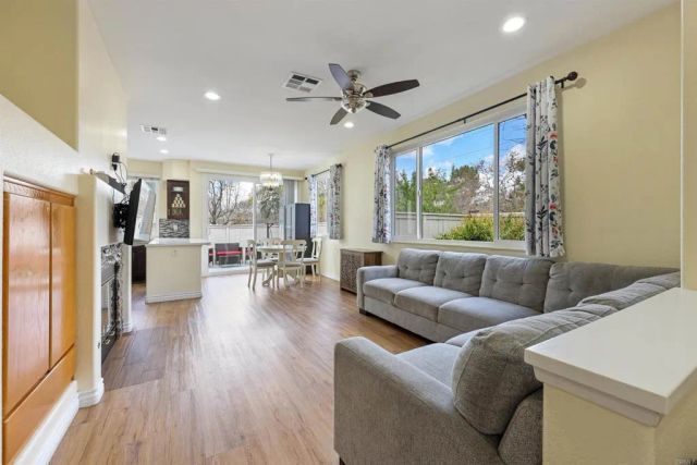 11869 Spruce Run Drive B, San Diego, CA 92131