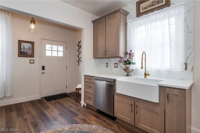 1417 W 77th Street, Cleveland, OH 44102