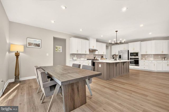 6748 HIGHLANDER CT, Warrenton, VA 20187