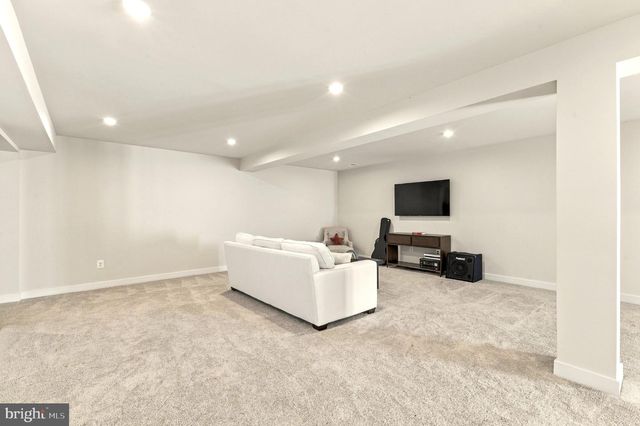 6748 HIGHLANDER CT, Warrenton, VA 20187