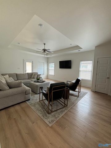 6018 Margie Collins Drive, Owens Cross Roads, AL 35763