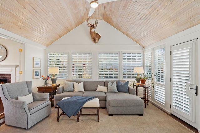 3223 W 67th Street, Mission Hills, KS 66208