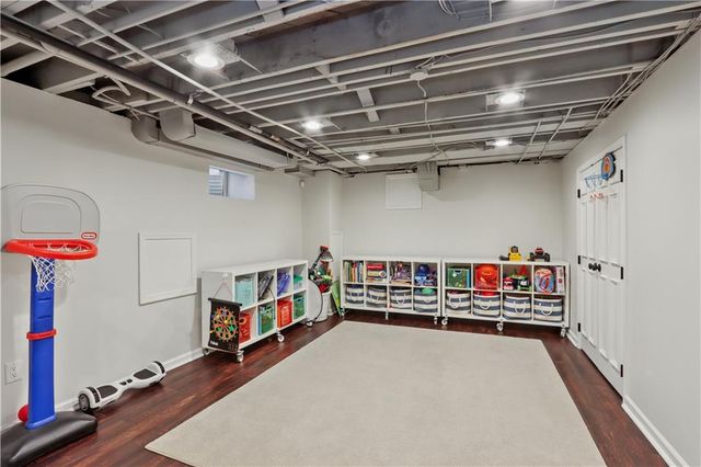 3223 W 67th Street, Mission Hills, KS 66208