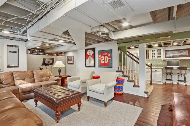 3223 W 67th Street, Mission Hills, KS 66208