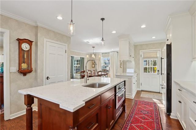 3223 W 67th Street, Mission Hills, KS 66208