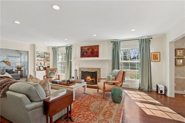 3223 W 67th Street, Mission Hills, KS 66208