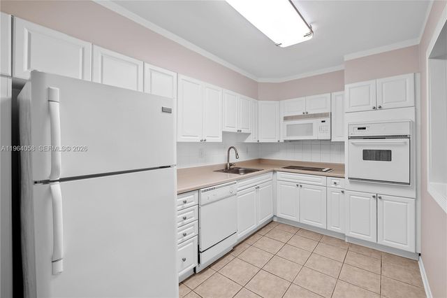 19380 Collins Ave 1107, Sunny Isles Beach, FL 33160