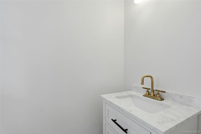192 Iceland Drive, South Huntington, NY 11746