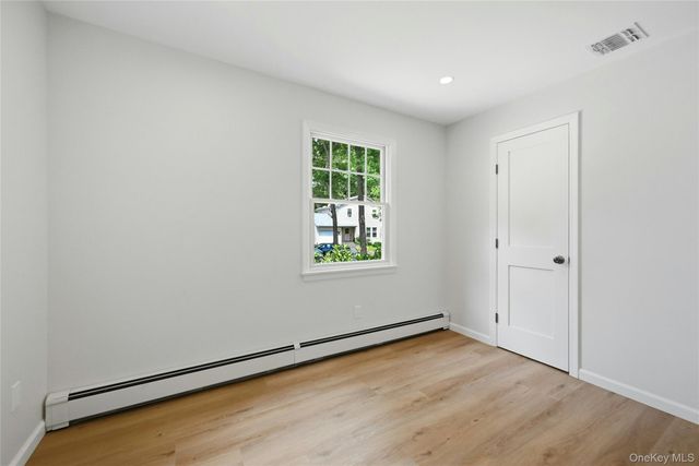 192 Iceland Drive, South Huntington, NY 11746