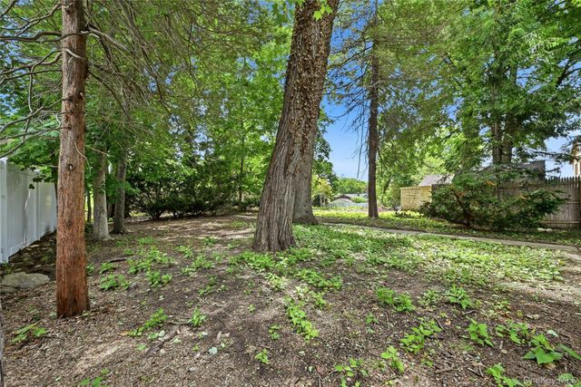 192 Iceland Drive, South Huntington, NY 11746