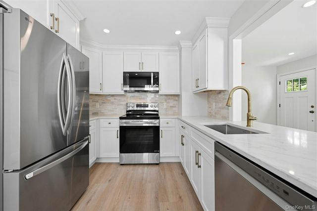 192 Iceland Drive, South Huntington, NY 11746