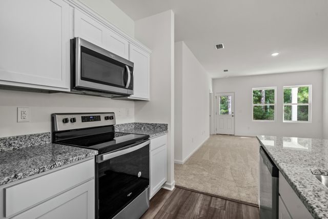 547 Silver Pidgeon St, Aynor, SC 29511