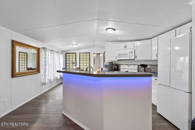 188 PAPERMILL ROAD Rd, Quebeck, TN 37579