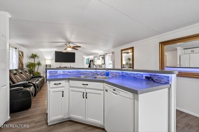 188 PAPERMILL ROAD Rd, Quebeck, TN 37579