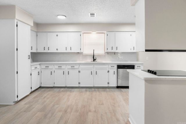 8563 Renee Circle, Benton, AR 72019