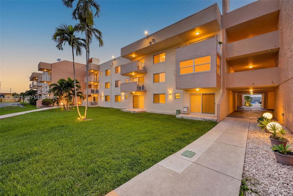 10300 Coral Way C25, Miami, FL 33165