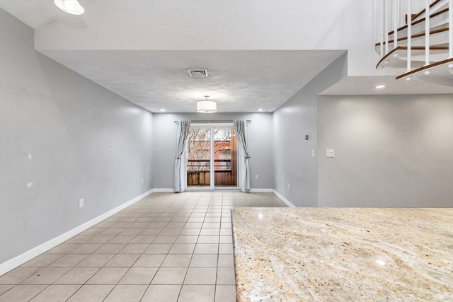 21 Margin Street 33, Lynn, MA 01905