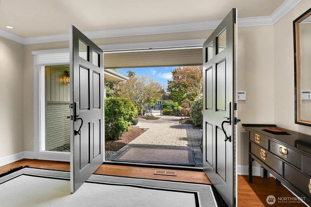 2209 38th Place E, Seattle, WA 98112