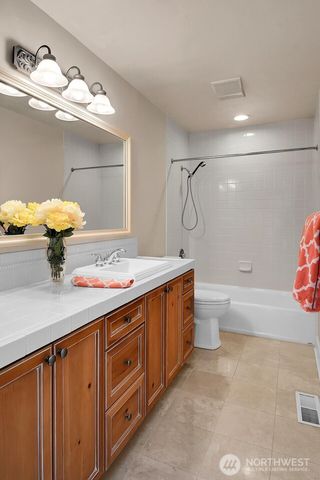 2209 38th Place E, Seattle, WA 98112