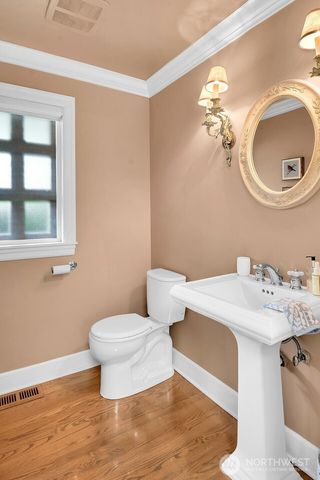 2209 38th Place E, Seattle, WA 98112