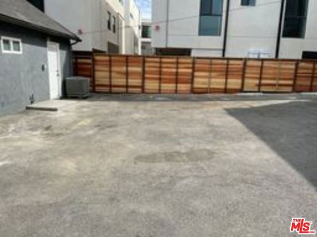 817 N Harvard Boulevard, Los Angeles, CA 90029
