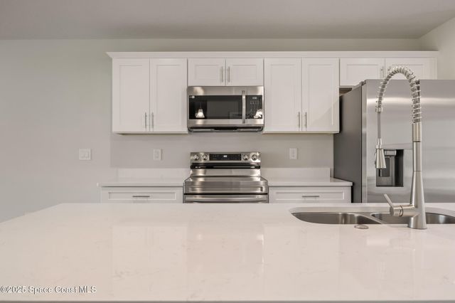 208 Hidden Woods Place, Melbourne, FL 32901