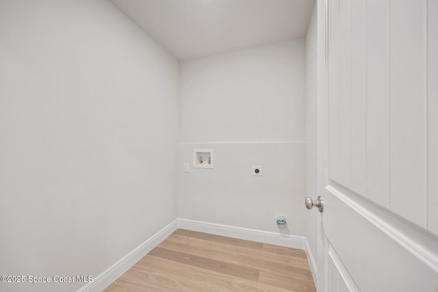 208 Hidden Woods Place, Melbourne, FL 32901