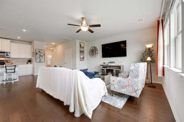 7404 Albany DR, Austin, TX 78754