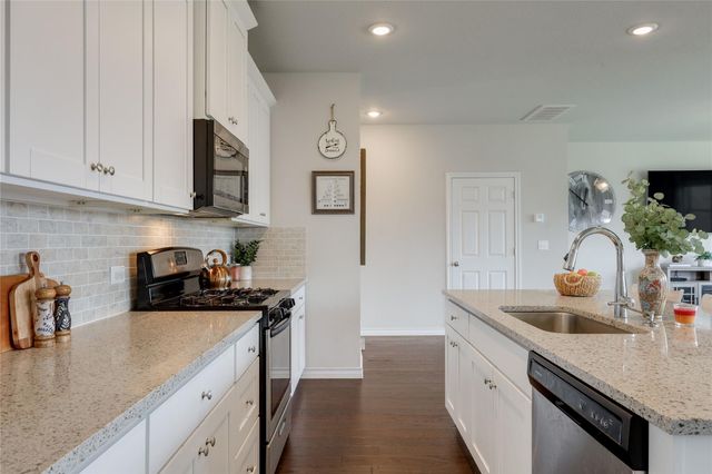 7404 Albany DR, Austin, TX 78754