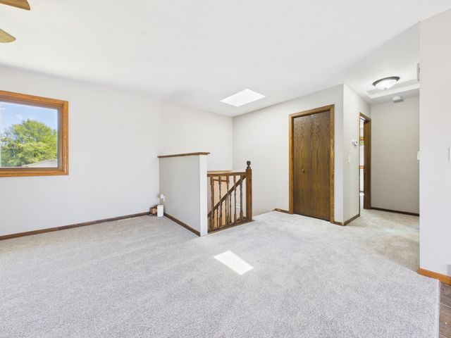 9380 Hale Avenue S, Cottage Grove, MN 55016