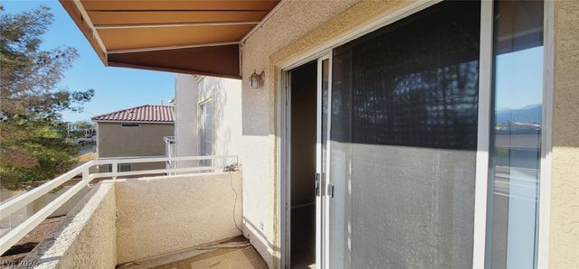 1900 North Torrey Pines Drive 203, Las Vegas, NV 89108