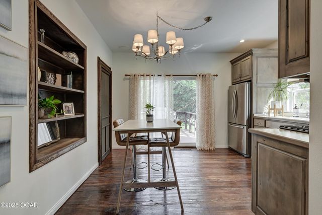 328 S Lincoln Street, Neosho, MO 64850