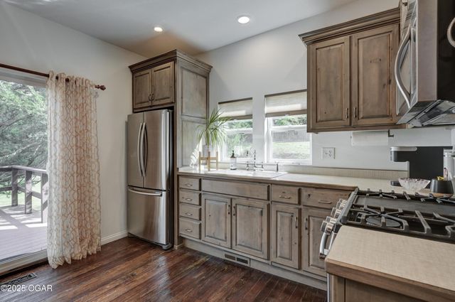 328 S Lincoln Street, Neosho, MO 64850