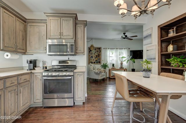 328 S Lincoln Street, Neosho, MO 64850