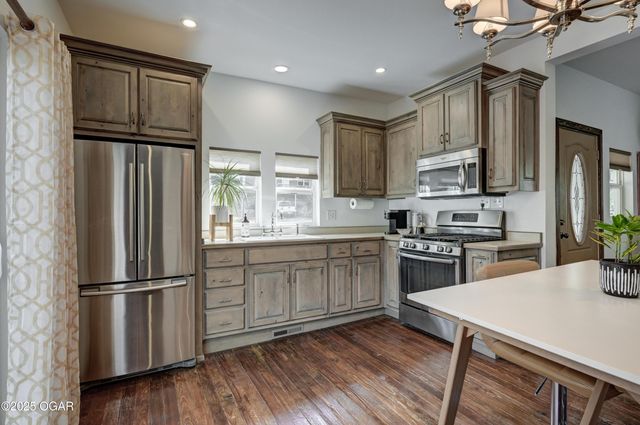 328 S Lincoln Street, Neosho, MO 64850