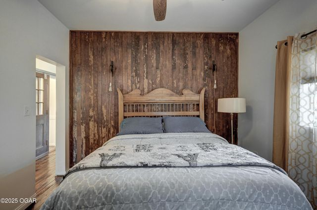 328 S Lincoln Street, Neosho, MO 64850