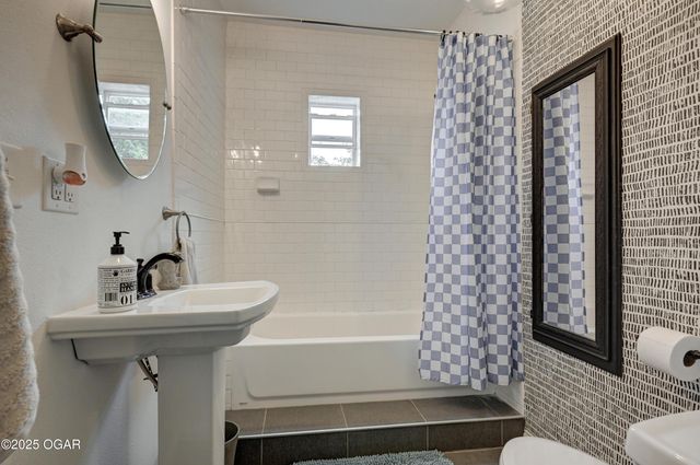 328 S Lincoln Street, Neosho, MO 64850