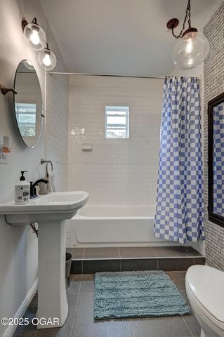 328 S Lincoln Street, Neosho, MO 64850