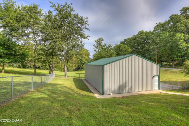 328 S Lincoln Street, Neosho, MO 64850