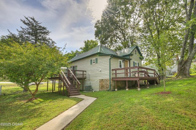 328 S Lincoln Street, Neosho, MO 64850