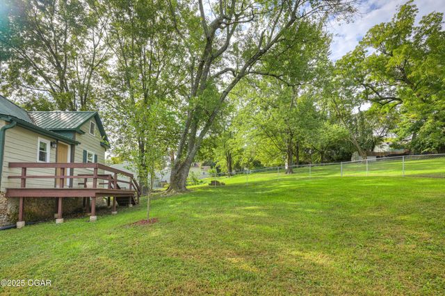 328 S Lincoln Street, Neosho, MO 64850