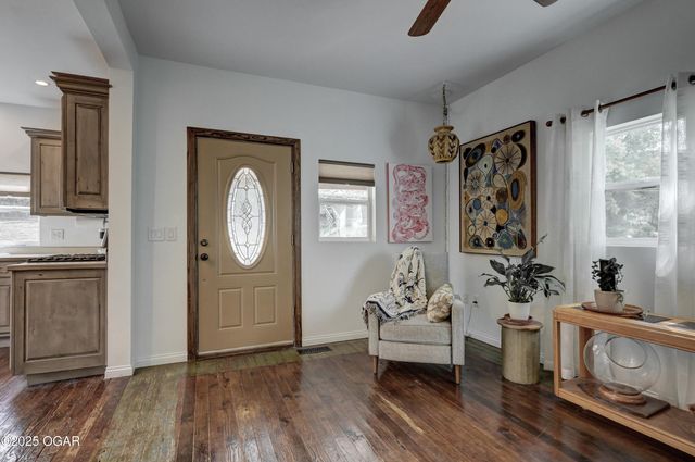 328 S Lincoln Street, Neosho, MO 64850