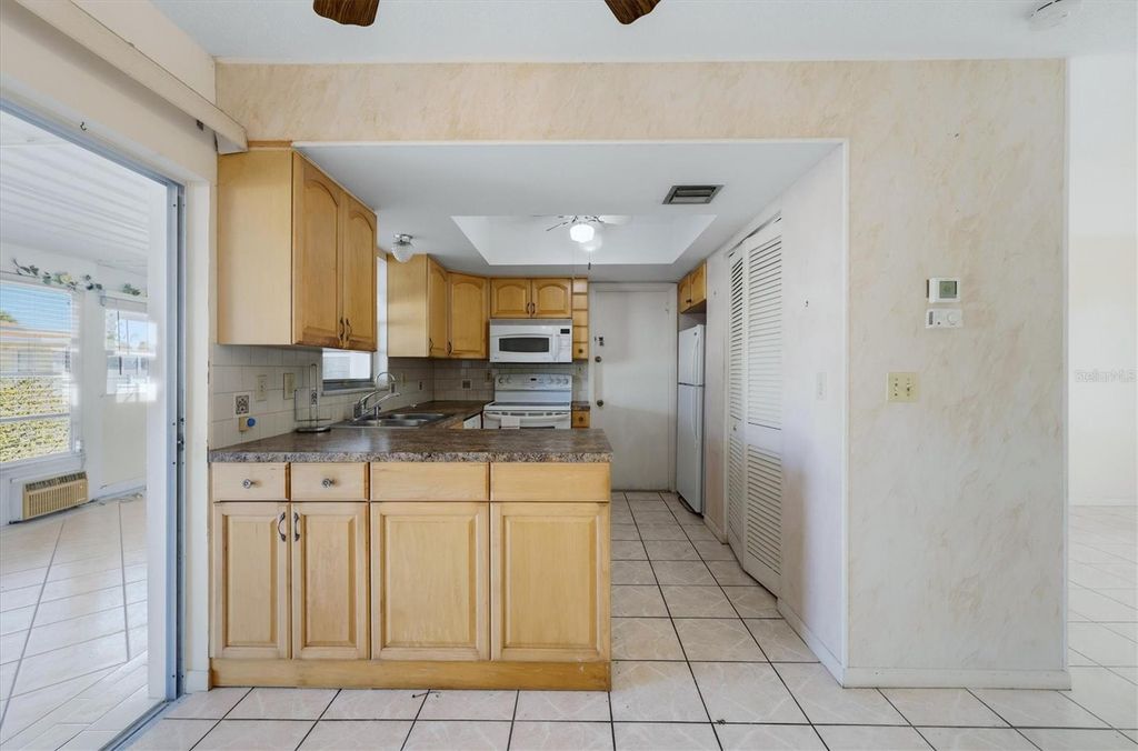 Image 11 of property listing at 8760 PICKWICK ROAD, North Port, FL 34287