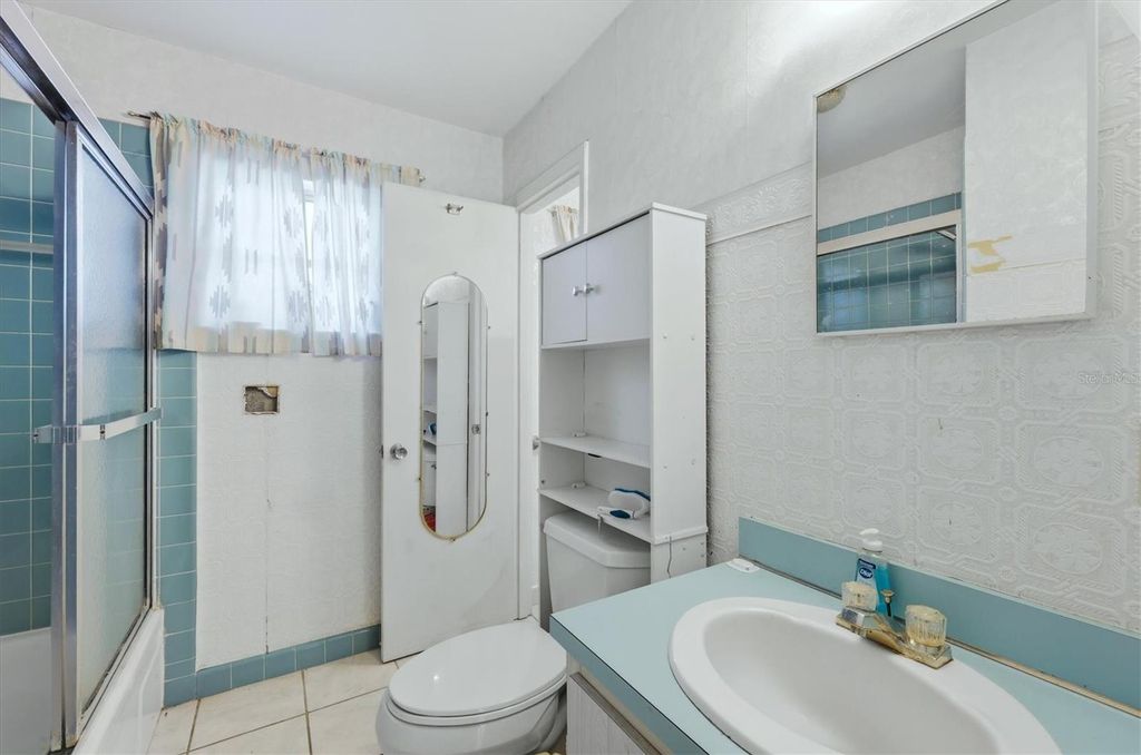 Image 17 of property listing at 8760 PICKWICK ROAD, North Port, FL 34287