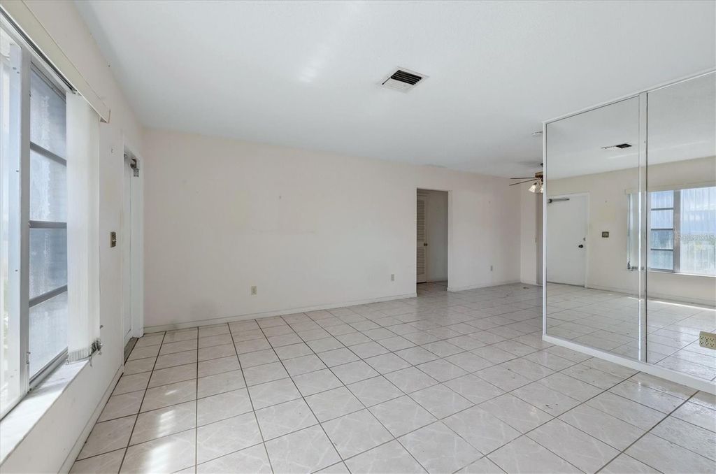 Image 8 of property listing at 8760 PICKWICK ROAD, North Port, FL 34287