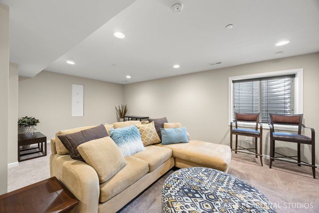 2996 Henley Lane, Naperville, IL 60540