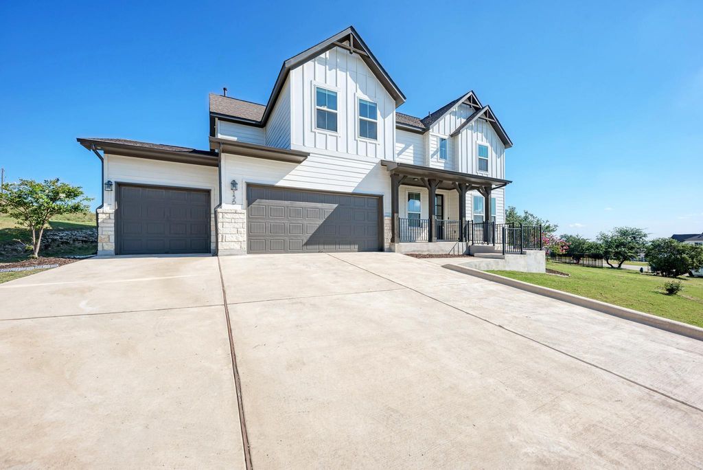 156 Verdejo DR, Dripping Springs, TX 78620