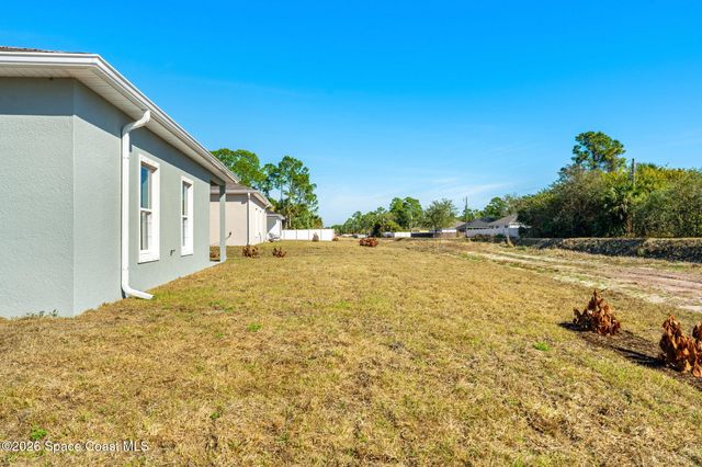 2367 Hagoplan Avenue SW, Palm Bay, FL 32908
