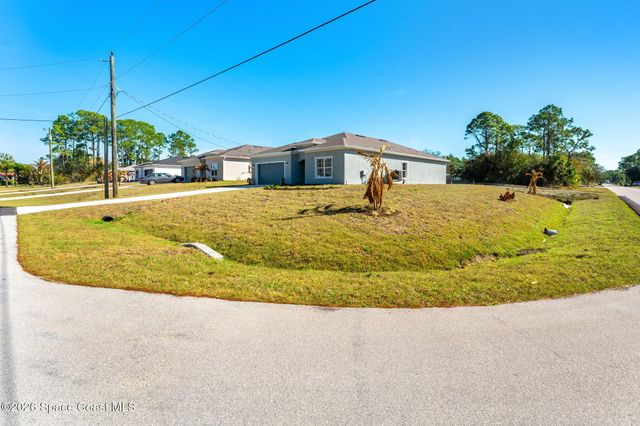 2367 Hagoplan Avenue SW, Palm Bay, FL 32908